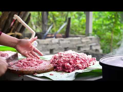 How to prepare pig intestines into a popular dish
