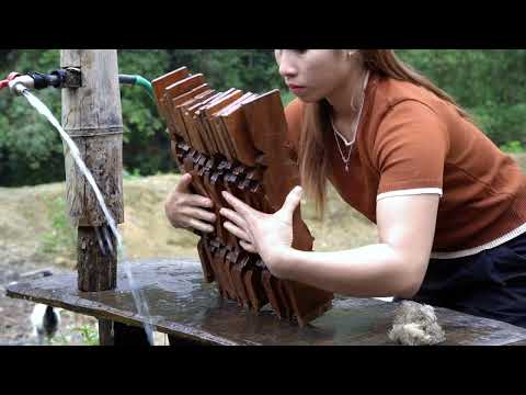 Alone Completing The House Roofing Living With Nature Triệu