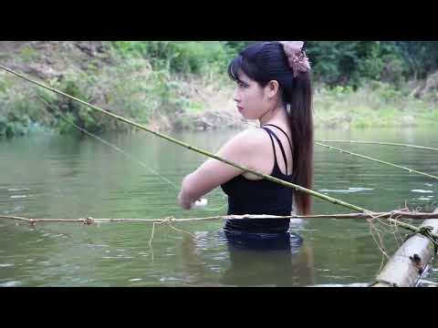 30 day Fishing on a Bamboo Raft Simple Tools Big River Catch