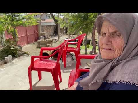 Annemin Eski Selelerini Bulduk Çilek Duvarını Yaptık Dolu