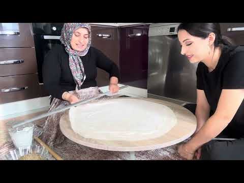 AKŞAMDAN YOĞUR SABAH YAP HAMURU YAĞ GİBİ AÇILIYOR BAKLAVA