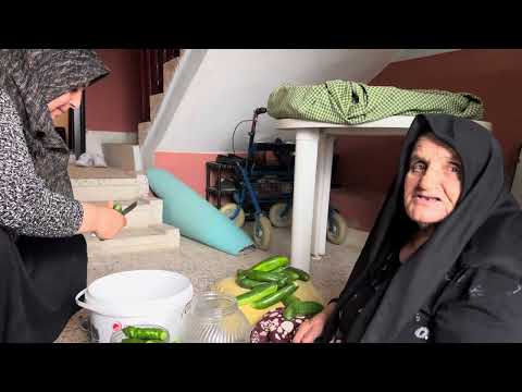 ASLA ERİMEYEN ANNEMİN 100 YILLIK SALATALIK TURŞUSU TARİFİ