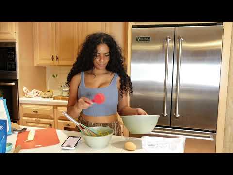 Baking While Baked Banana Nut Muffins