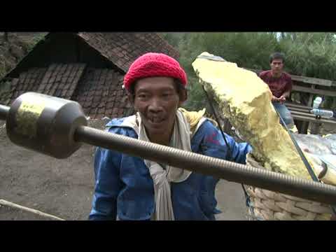 Inside Kawah Ijen the world s most dangerous mining job