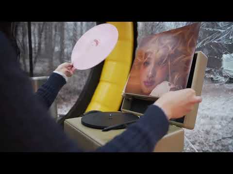 CAMPING IN THE SNOW WITH A NEW INFLATABLE TENT