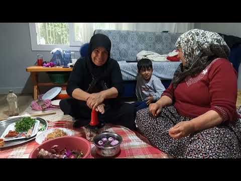 YENİ TANDIRDA YAPTIĞIMIZ TEPSİ TEPSİ LAHMACUN LEZZETİ İFTAR