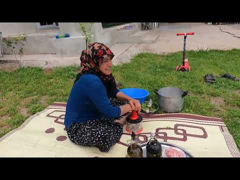 KÖYDE İLK LEZZETLİ SALAMURA YAPRAK HASADI TEPSİ TEPSİ NEFİS