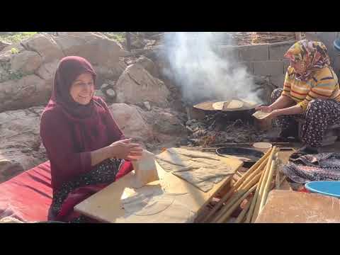 Nenem Ve Annem Ispanaklı Gözleme Yapımı Koyunlar ile
