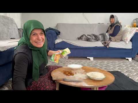 Köyde Ev Tandırında İftar Hazırlığı Biberli Ekmeği Pide