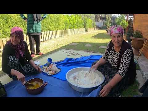 ABLAM İLE HALAM GELDİ HER YIL TEPSİ TEPSİ YAPTIĞIMIZ BAYRAM