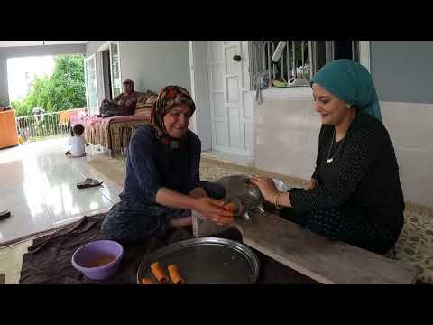 GELİN İLE BÜYÜKANNE KÖY HAYATI TEPSİ TEPSİ ÖĞLEN YEMEĞİ HD