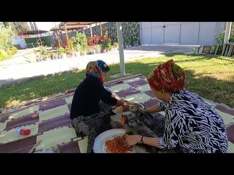 VAZGEÇİLMEZ KÖY YEMEĞİ KUZU ETİ İÇLİ KÖFTE ABLAM GELDİ KÖY