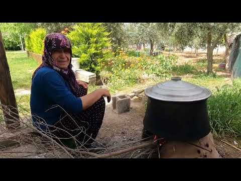 KÖYDE BU YEMEK OLMAZSA OLMAZ BÜYÜK KAZANDA PİŞEN LEZZET