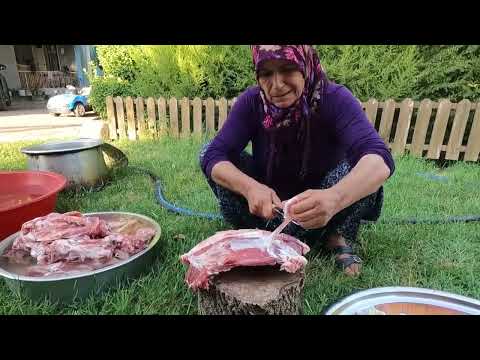 ODUN ATEŞİNDE BÜYÜK KAZANDA KUZU ETİ HAŞLAMA ŞİFA DOLU KÖY