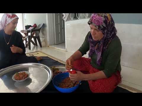 TEPSİ TEPSİ HER HAFTA YAPTIĞIMIZ KUZU ETİ KÖY YEMEĞİ ANNEM