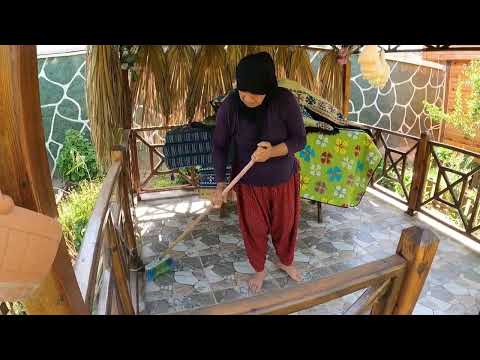 Köy Hayatı Odun Ateşinde Kuzu Eti Yaprak Sarması Lezzetli