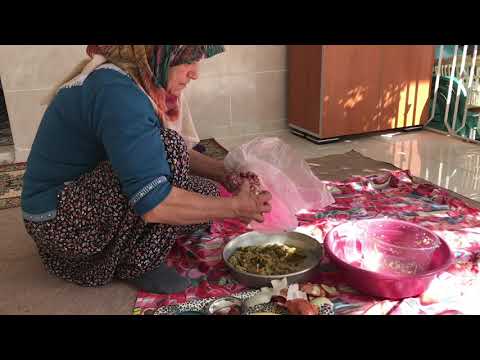 ODUN ATEŞİNDE TANDIRDA ET TEPSİ YEMEK KÖYDE YAŞAM GÜNLÜK