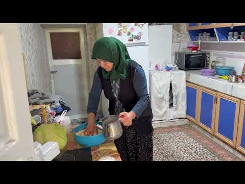 Köyde Odun Ateşinde İftar Hazırlığı Ispanaklı Gözleme Yemeği