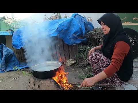 BÜYÜK KAZANDA ODUN ATEŞİNDE KUZU ETİ HAŞLAMA ŞİFA YEMEĞİ