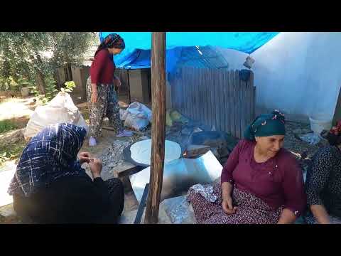 KÖYDE LEZZET DOLU KURBAN BAYRAMI YUFKA EKMEK YAPIMI DEVAM