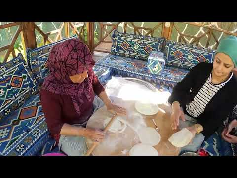 Nenem Geldi Şark Köşemizi serdik Kuzu Etli Gözleme Köy