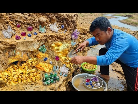 Wow awesome congratulations digging the big gold nuggets
