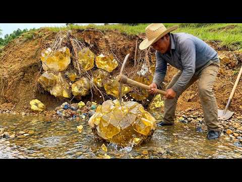 Wow digging gold at mountain found big god nugget