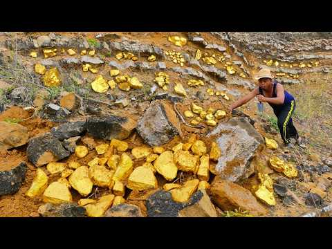 Oh Epic Gold mining he digging a lot of gold at mountain