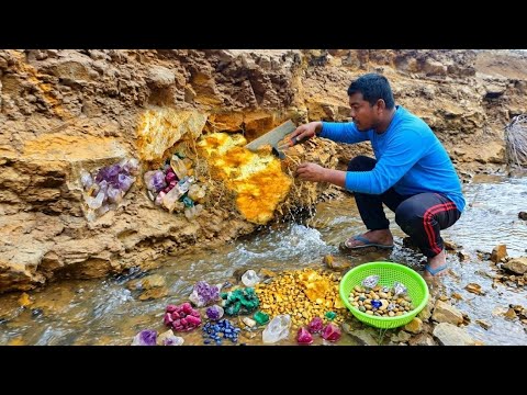 I m wow digging the gold and gemstones at mountain