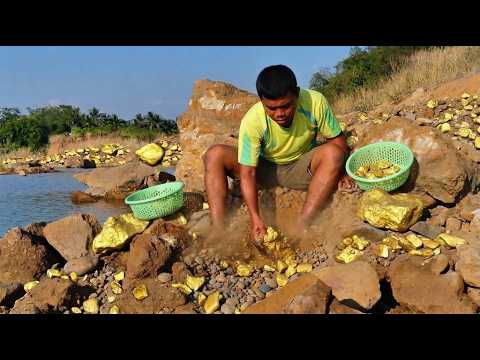 Wow awesome congratulations digging the big gold nuggets