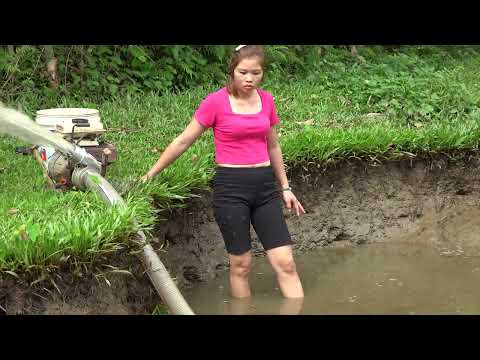 Best Fishing Technique Pumping Water To Catch Fish in Wild