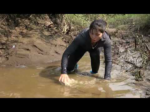 Exciting Fishing How to Catch Fish in the Wild Pumps Water