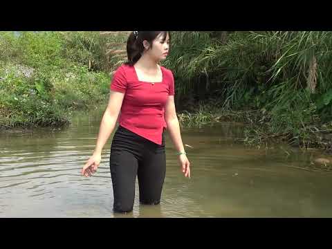 Full Video Young Girl Drag Net To Catch Big Fish on River