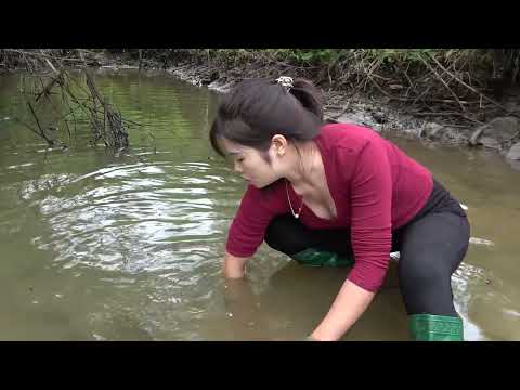 Unbelievable Fishing Technique Using a Water Pump Effective