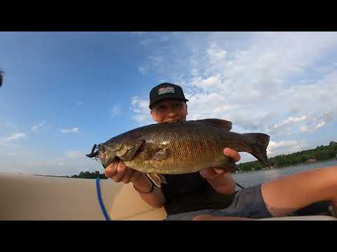 GIANT SMALLMOUTH on the PADDLEBOAT Lake Vermillion