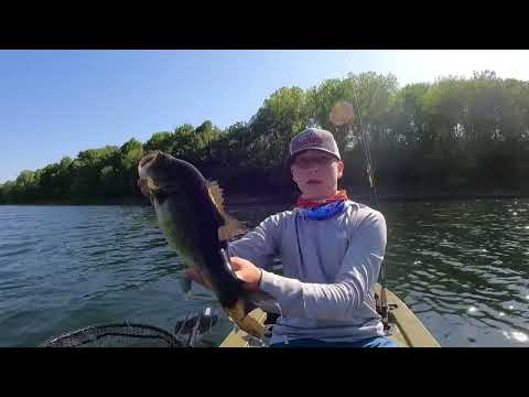 The THICKEST Fish in the Pond KAYAK Fishing Bass and Pike