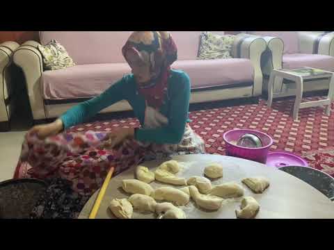 Bugünde köyde yemek yapalım sobada mantarlı börek sucuklu