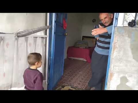 Köy Evinde Öğlen Ve Akşam Yemeği Odun Ateşinde Köy Horozu