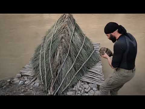 Huzurlu Ortamda Barınak Yaptım I Made a Shelter in a