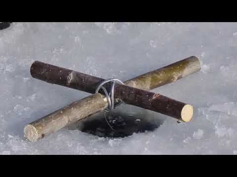 Fishing in frozen lake Donmuş Gölde Alabalık Avı Bushcraft