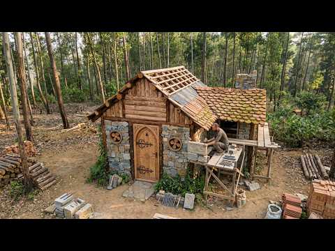 He Built an Entire House in the Woods Using Only Natural