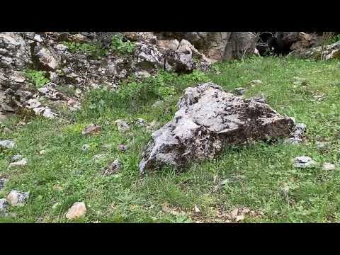Çok Eski Gizemli Mağaranın İçine Bakın Neler Göreceksiniz