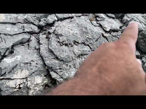TEPEDEKİ İLGİNÇ DEFİNE İŞARETLERİ