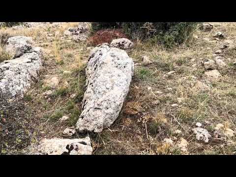 Yılan Tepesindeki Mezar