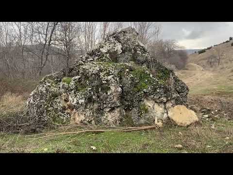 Doğada Bulunan Bu Taşlar Binlerce Yıllık Sırrı Saklıyor