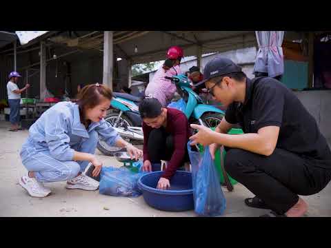 Harvesting Crabs Frogs From The Deep Forest Goes To Market
