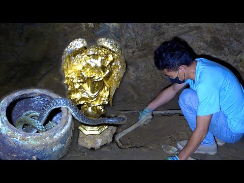 I explored the cave and found the golden statue of Liberty