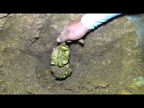 Mysterious Cave Treasure Hunting Discovering Dragon Sword
