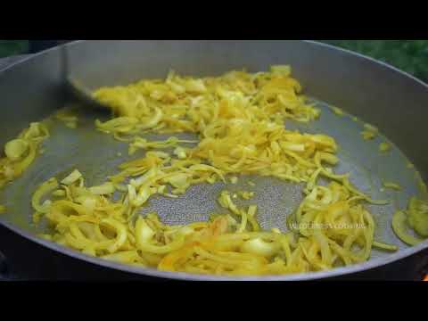 TRADITIONAL AZERBAIJANI DISH CHIGIRTMA SHAKSHUKA WITH
