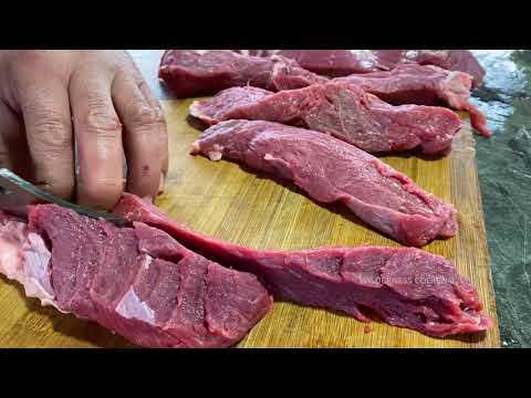 JUICY BEEF STIR FRY WITH POTATOES TRADITIONAL DISH WORTH 120